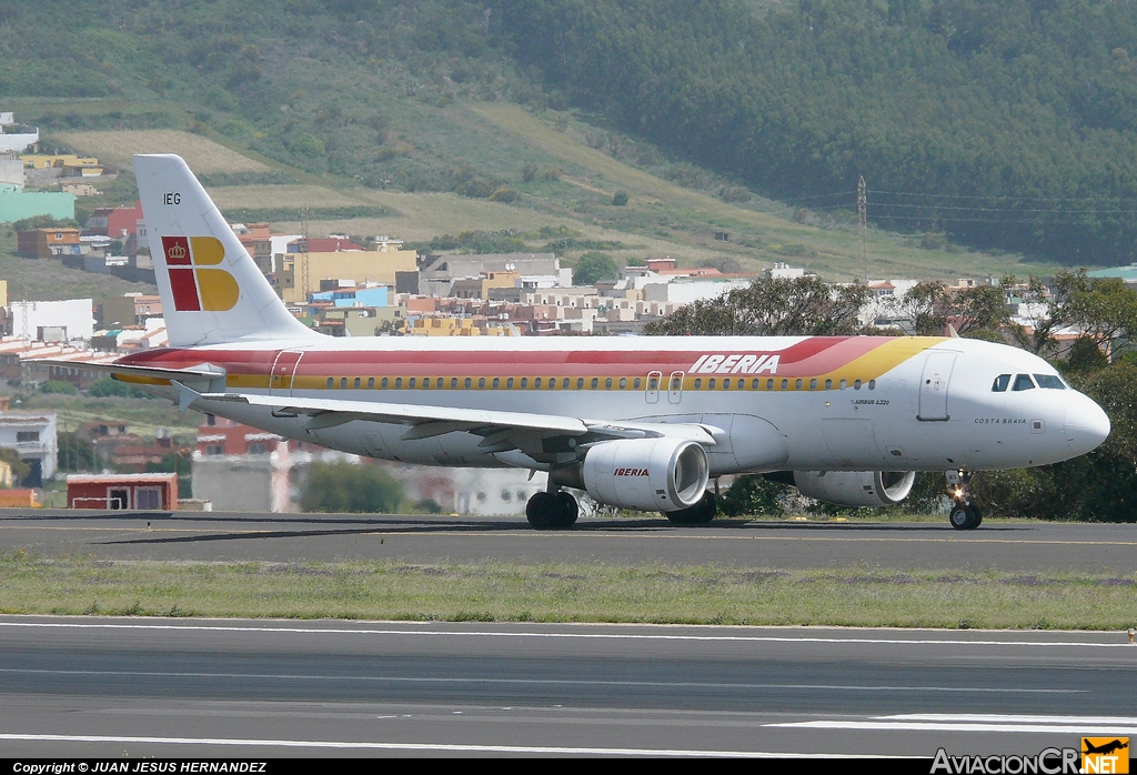 EC-IEG - Airbus A320-214 - Iberia