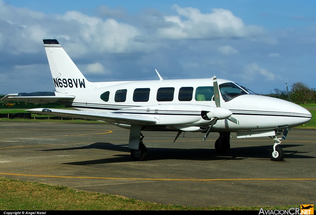 N698VW - Piper PA-31-350 Navajo Chieftain - Privado