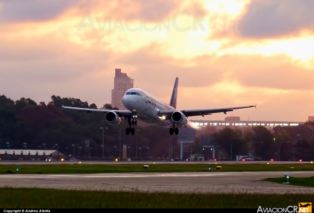 LV-BRY - Airbus A320-233 - LAN Argentina