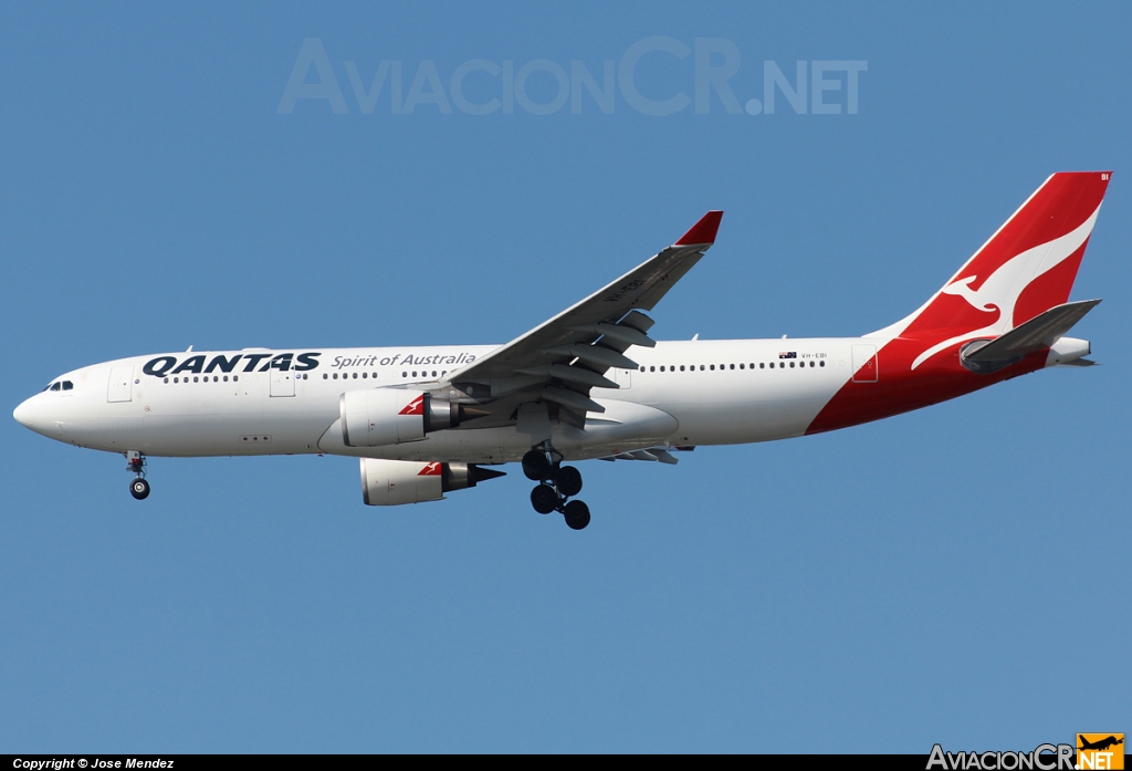 VH-EBI - Airbus A330-202 - Qantas