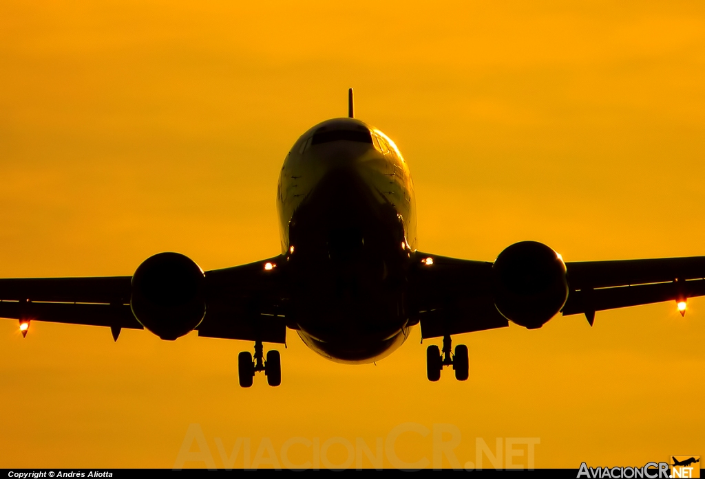 LV-BEO - Boeing 737-5Y0 - Aerolineas Argentinas