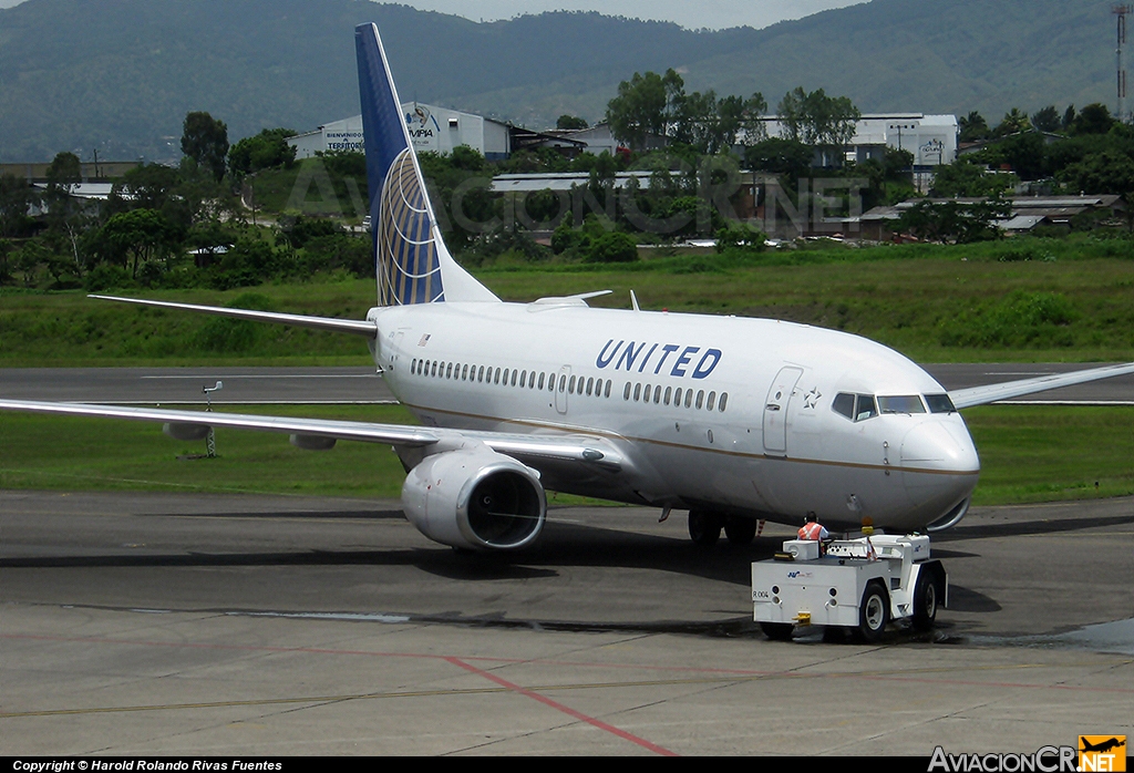 N13712 - Boeing 737-724 - United Airlines (Continental Airlines)