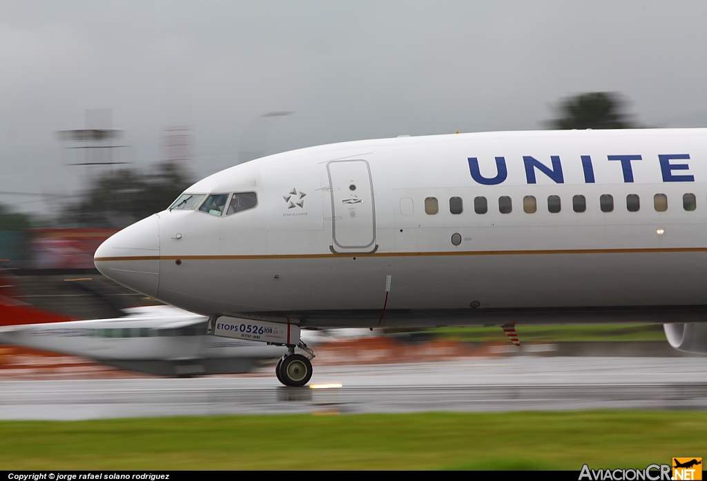 N76526 - Boeing 737-824 - United Airlines