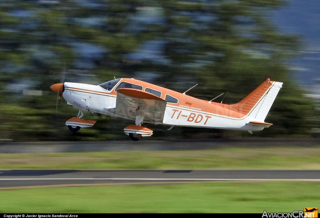 TI-BDT - Piper PA28-181 Archer II - CPEA - Escuela de Aviación