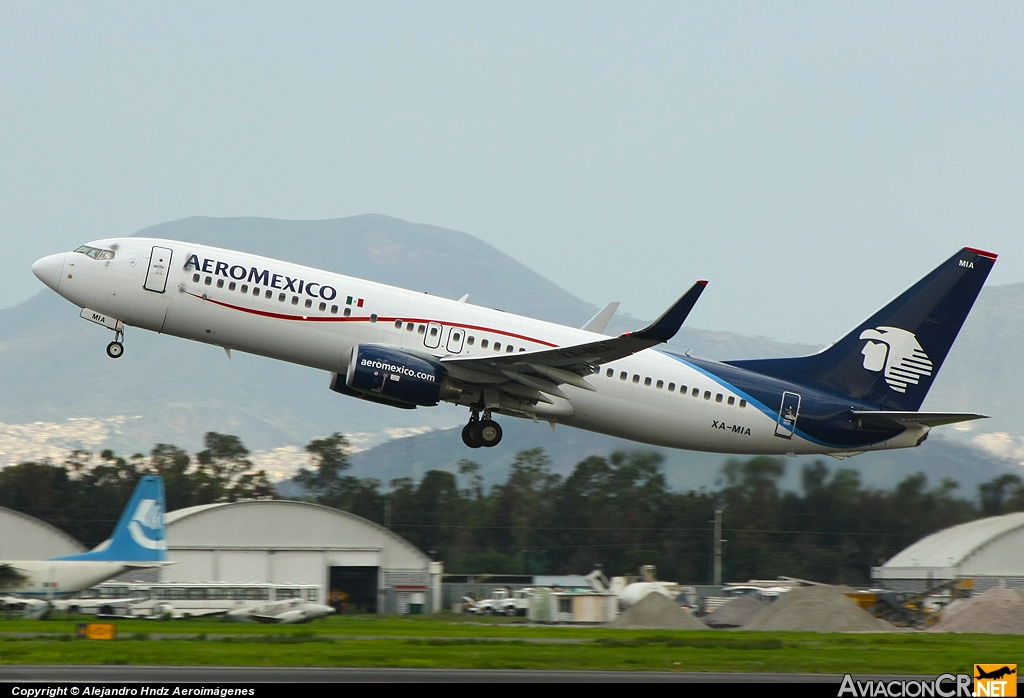XA-MIA - Boeing 737-85D - Aeromexico