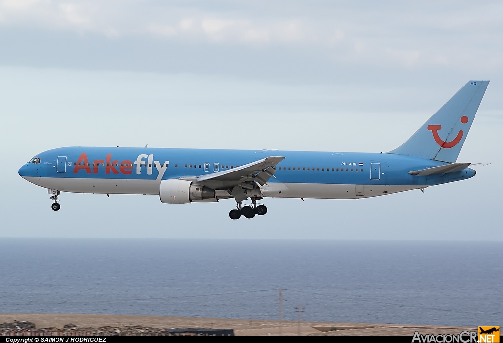 PH-AHQ - Boeing 767-383/ER - ArkeFly
