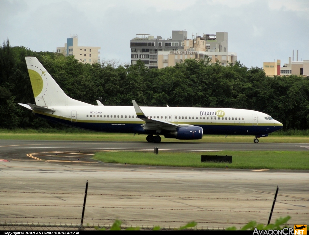 N742MA - Boeing 737-83N - Miami Air