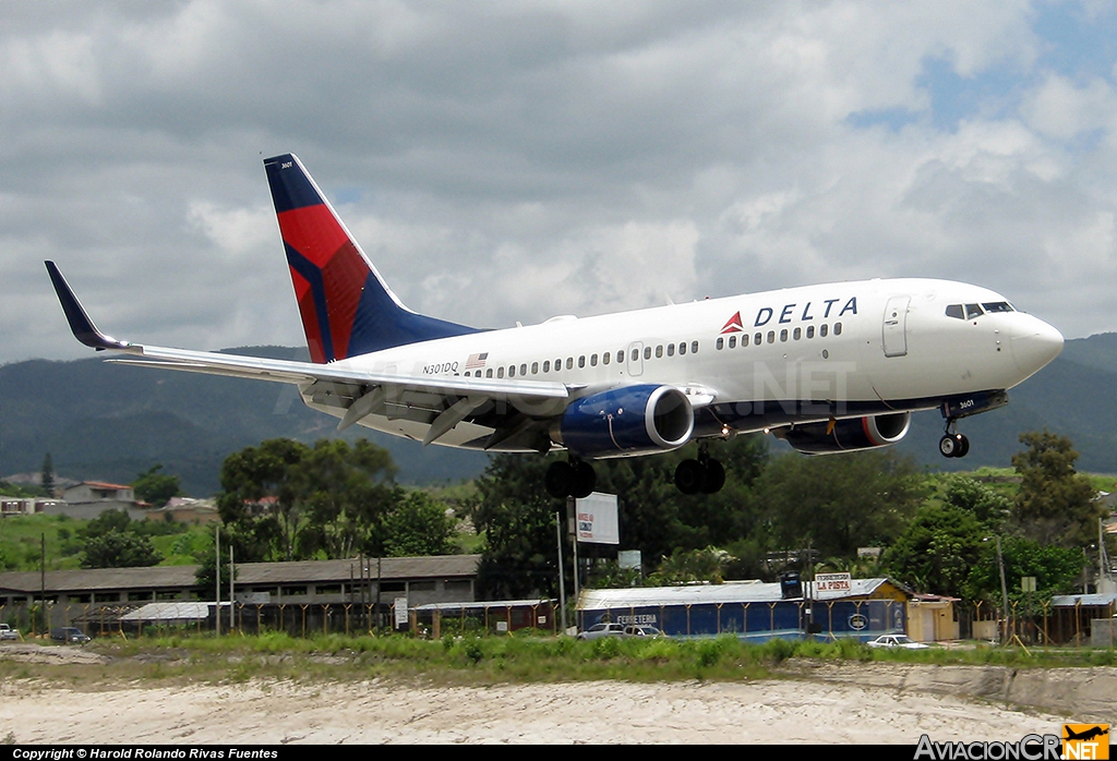 N301DQ - Boeing 737-732 - Delta Airlines