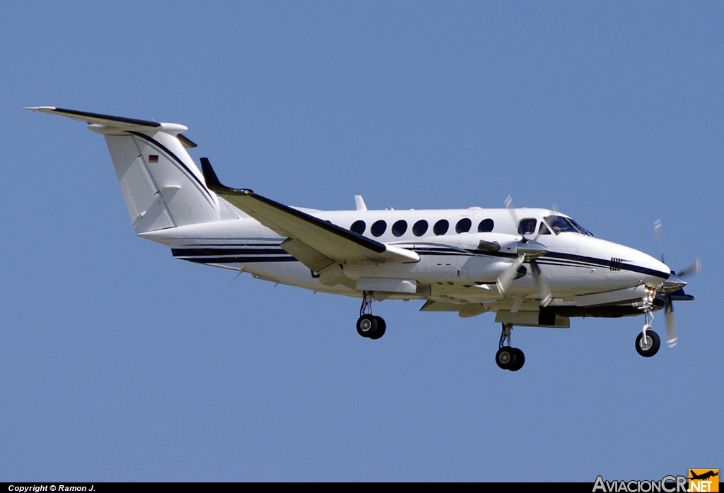 D-CRAO - Raytheon Aircraft Co. B300 King Air 350 - Privado