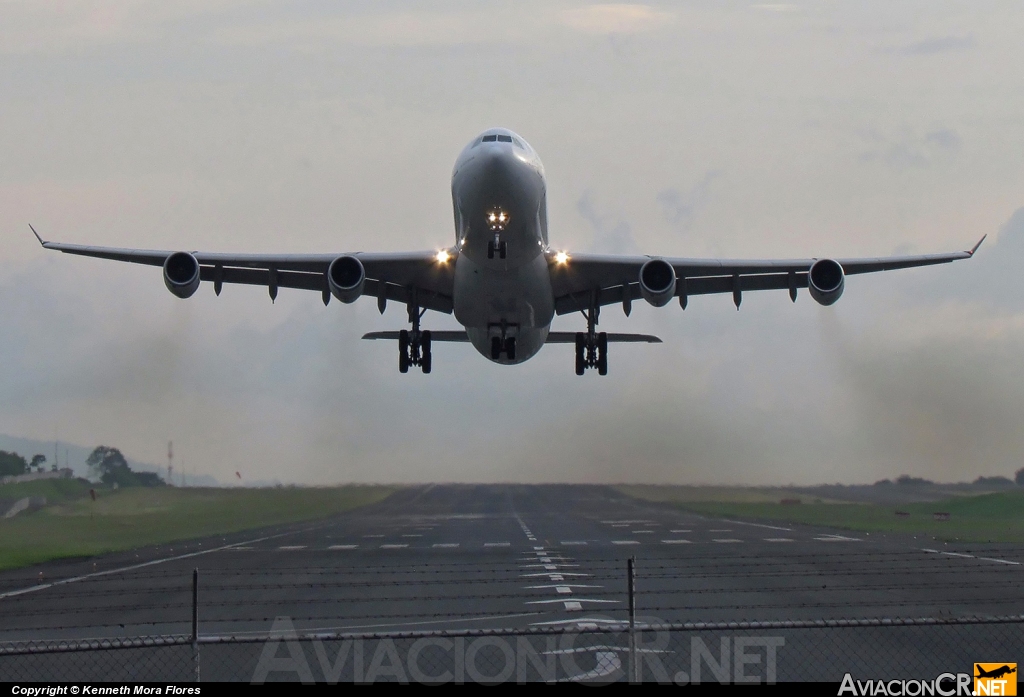 EC-HGU - Airbus A340-313X - Iberia