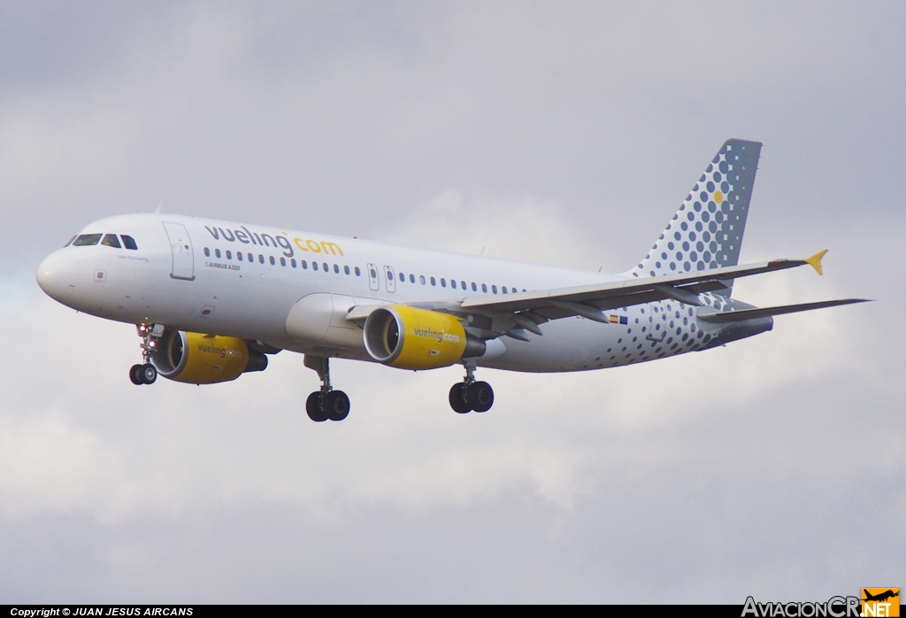 EC-LLJ - Airbus A320-214 - Vueling