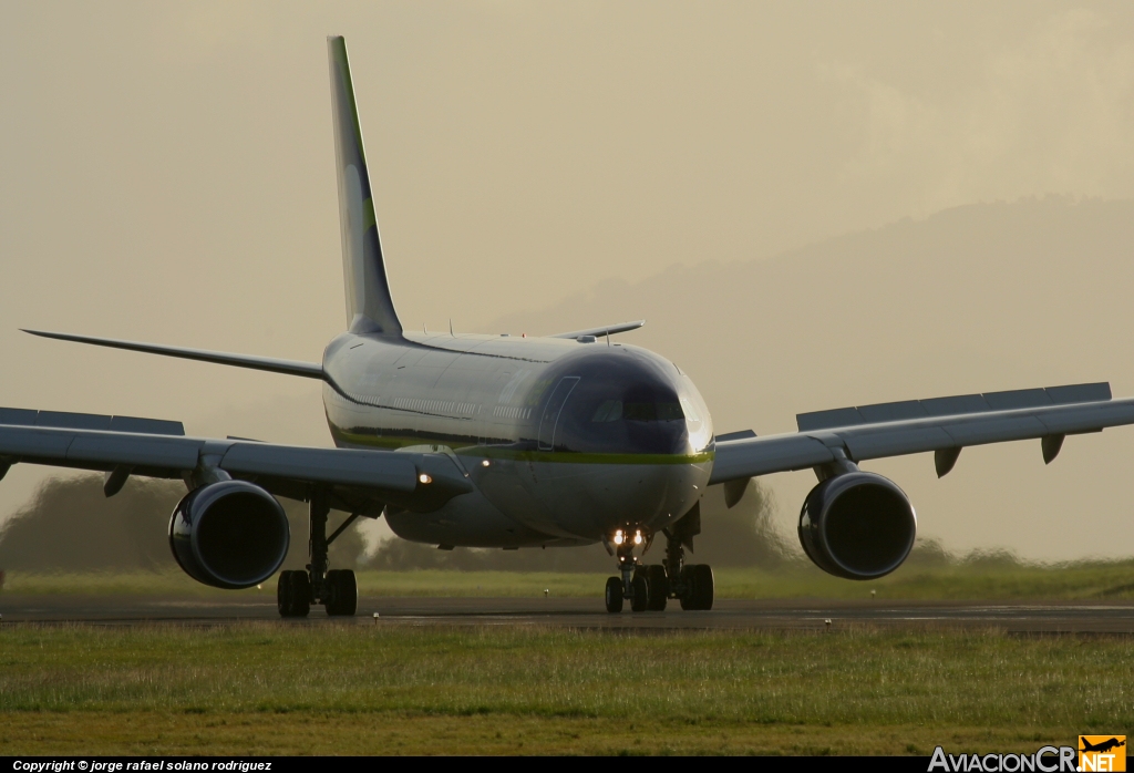 EC-KVS - Airbus A330-223 - Air Comet