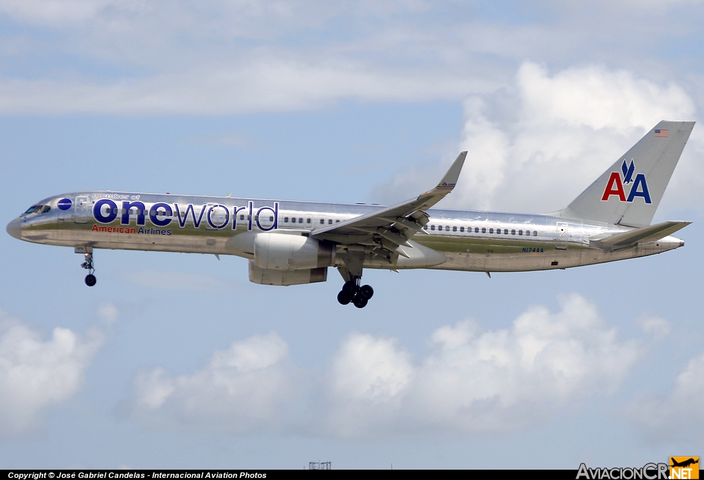 N174AA - Boeing 757-223 - American Airlines