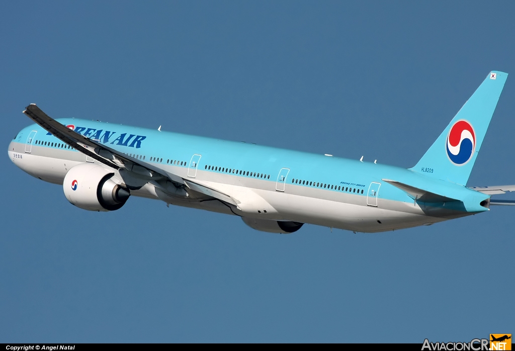 HL8209 - Boeing 777-3B5 - Korean Air