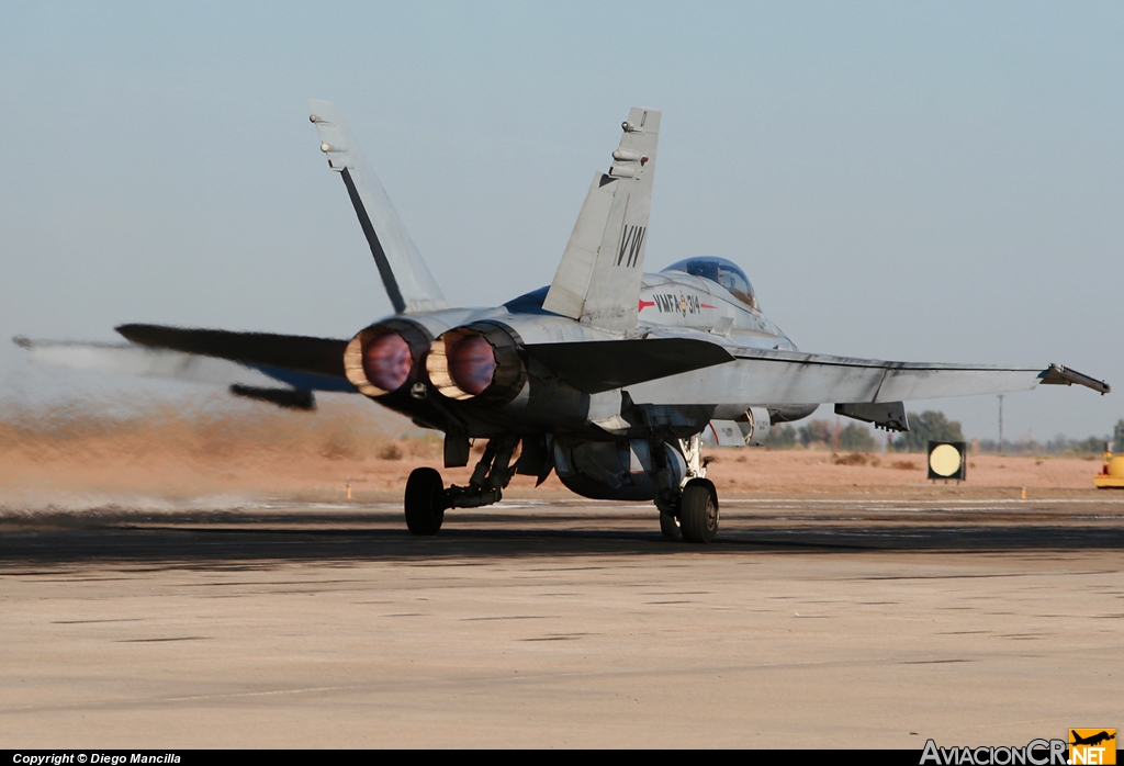 165194 - McDonnell Douglas F/A-18C Hornet - USA - Marines