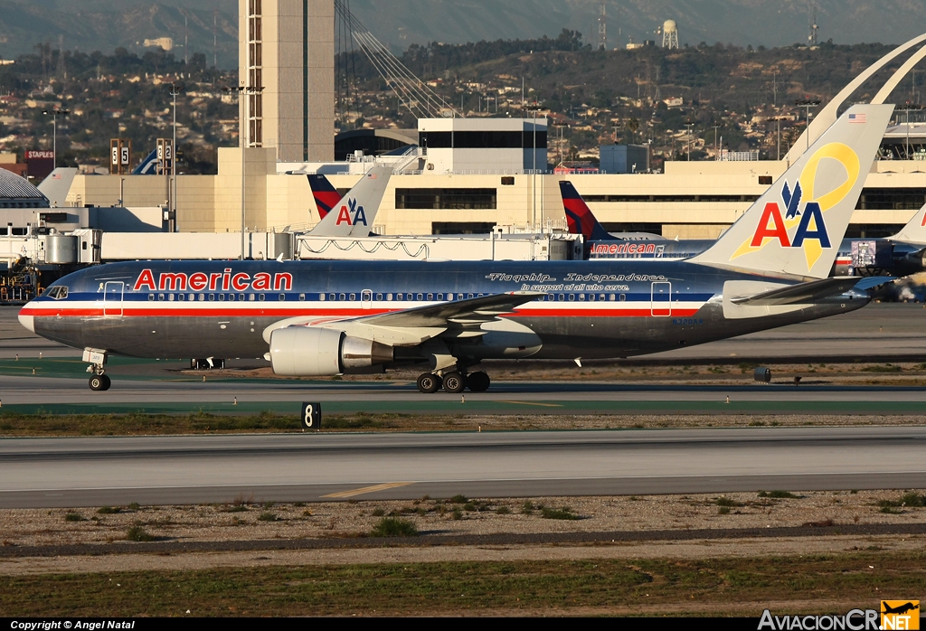 N320AA - Boeing 767-223 - American Airlines