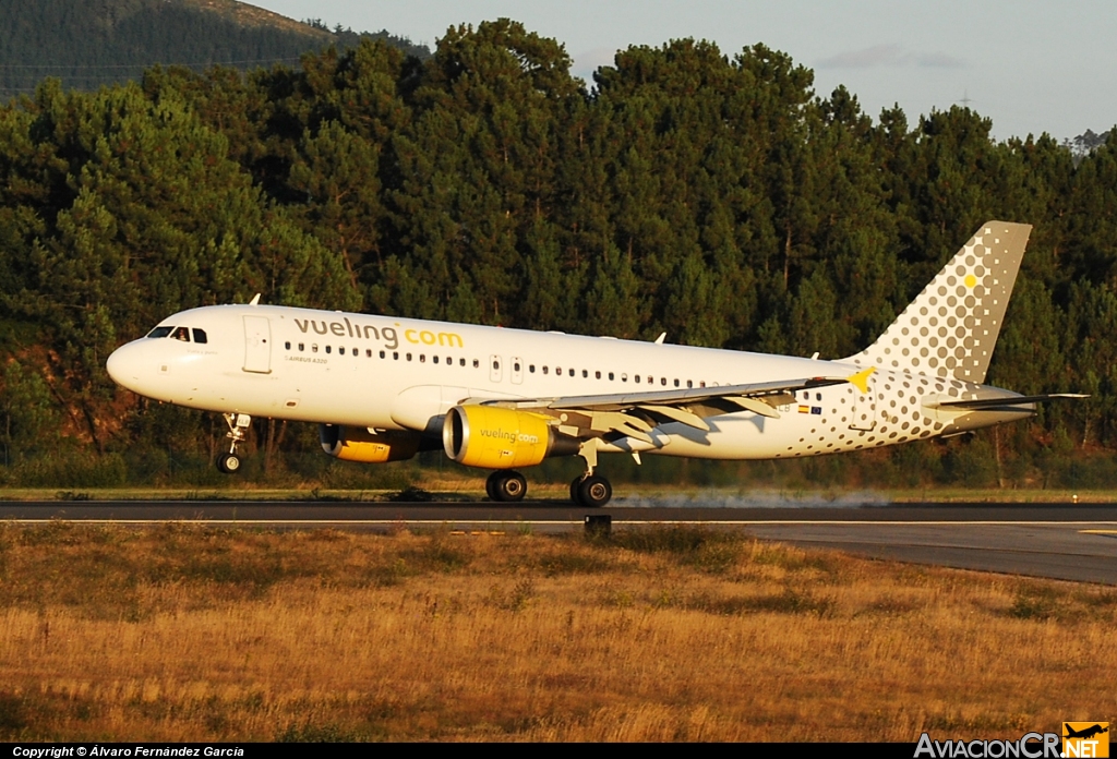 EC-KLB - Airbus A320-214 - Vueling