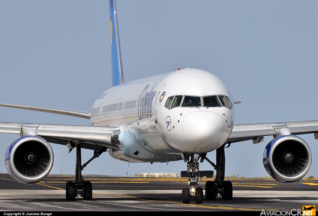 D-ABOM - Boeing 757-330 - Condor