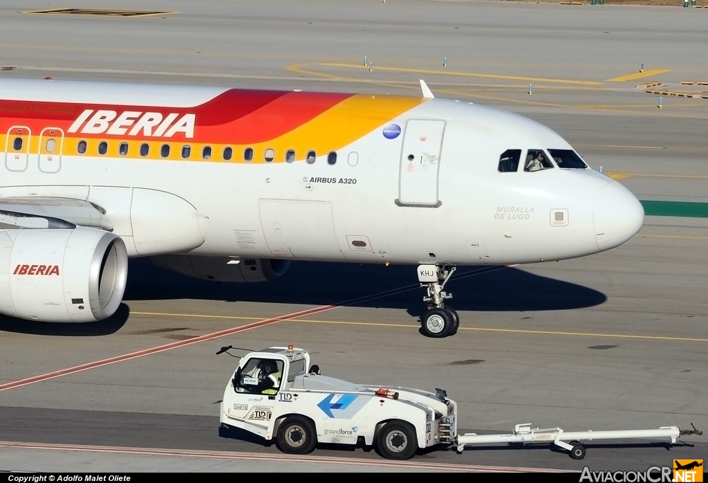 EC-KHJ - Airbus A320-214 - Iberia