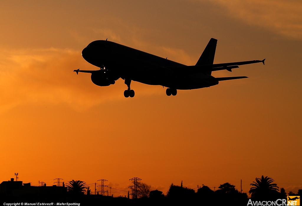 EC-HTD - Airbus A320-214 - CLICKAIR