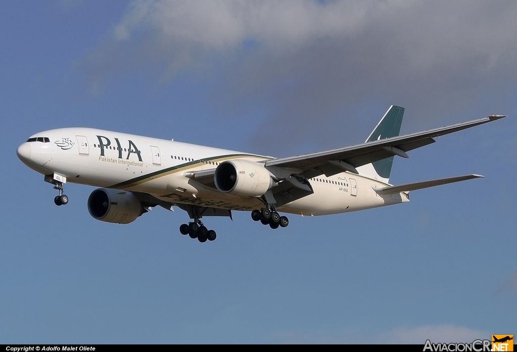 AP-BGL - Boeing 777-240/ER - Pakistan International Airlines (PIA)