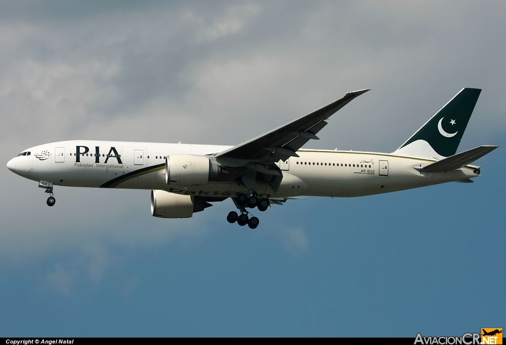 AP-BGZ - Boeing 777-240LR - Pakistan International Airlines (PIA)