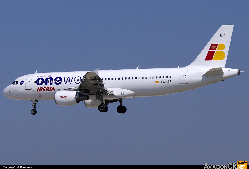 EC-IZR - Airbus A320-214 - Iberia