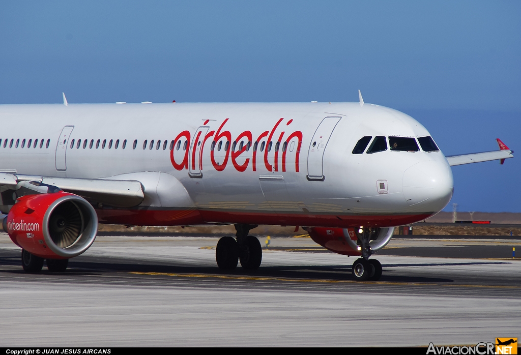D-ABCF - Airbus A321-211 - Air Berlin