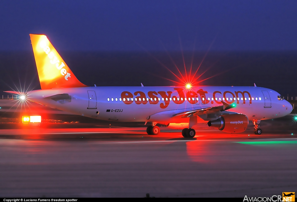 G-EZUJ - Airbus	A-320-214 - EasyJet Airline