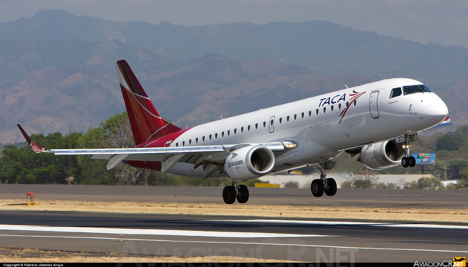 TI-BCH - Embraer 190-100IGW - TACA