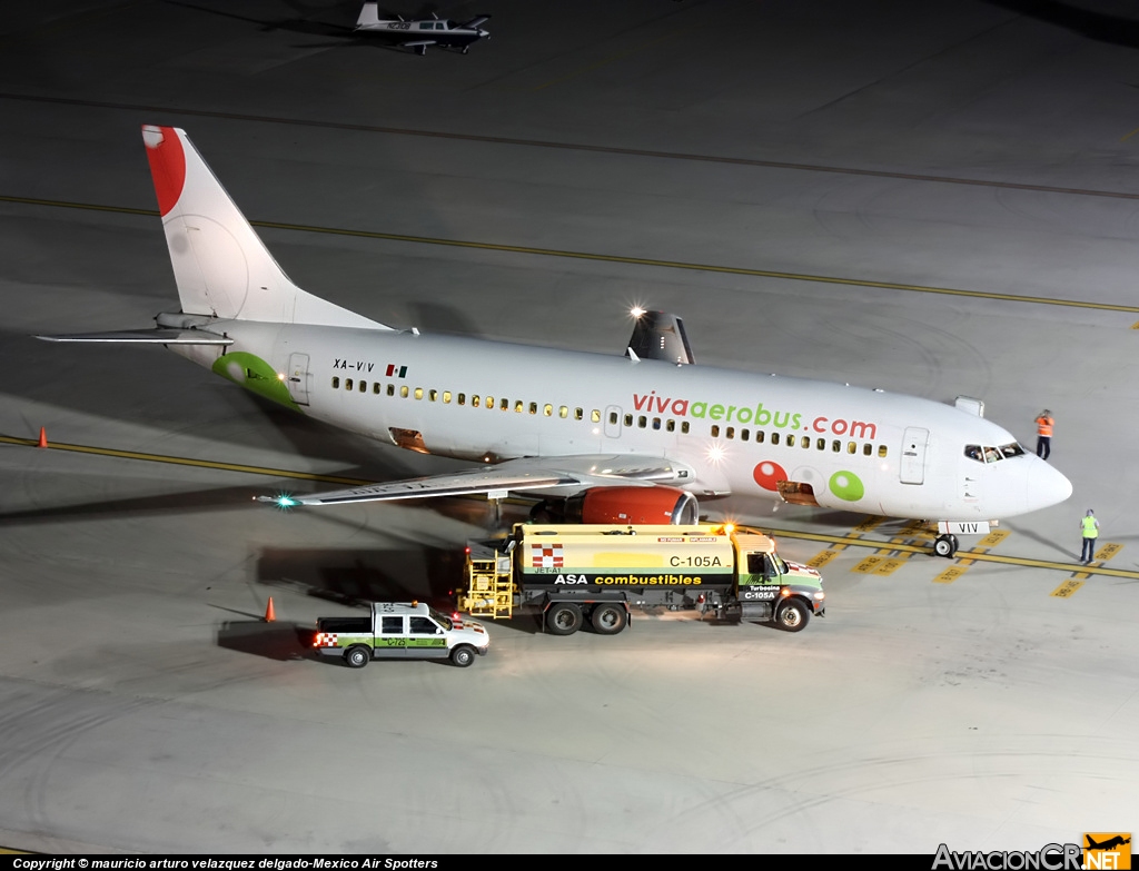 XA-VIV - Boeing 737-301 - VivaAerobus
