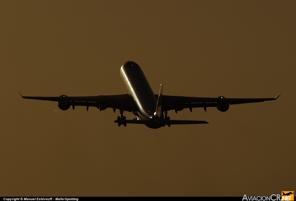 EC-IZY - Airbus A340-642 - Iberia