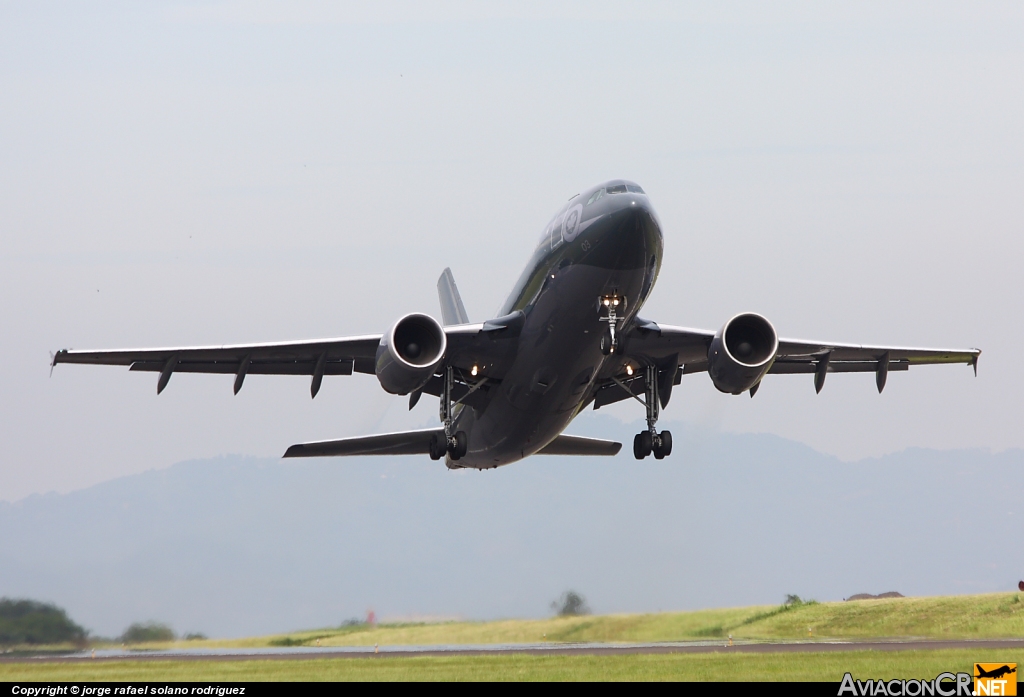 15003 - Airbus A310-304(F) - Fuerza Aérea Canadiense