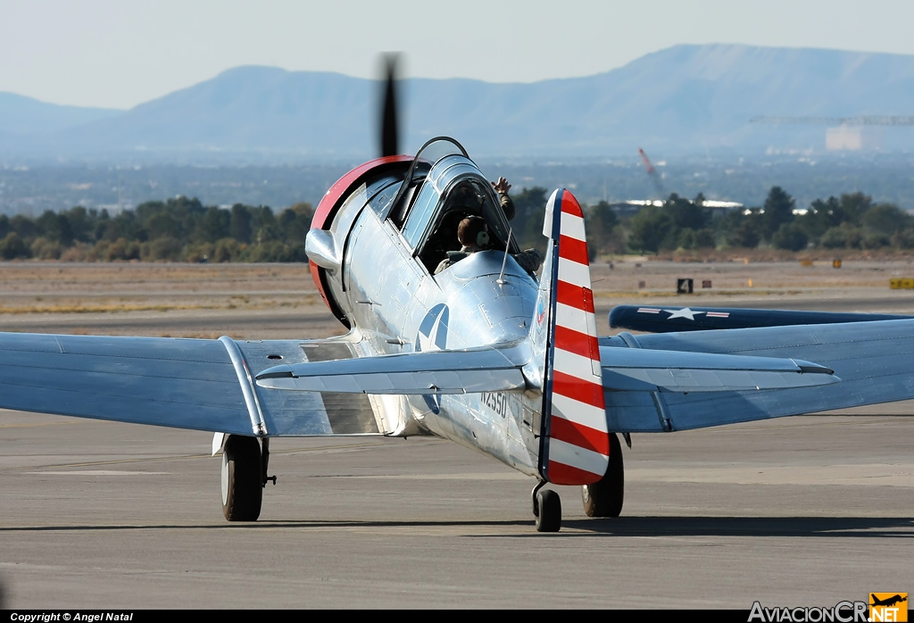 N2550 - North American SNJ-5 Texan - Privado