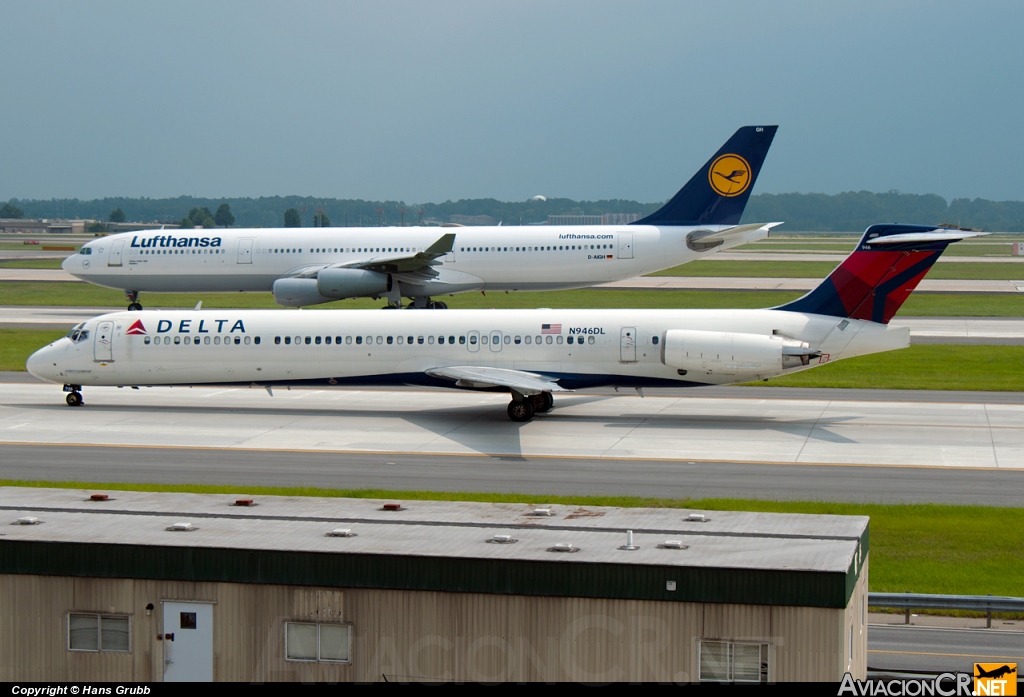 N946DL - McDonnell Douglas MD-88 - Delta Air Lines