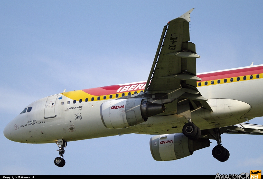 EC-HDT - Airbus A320-214 - Iberia