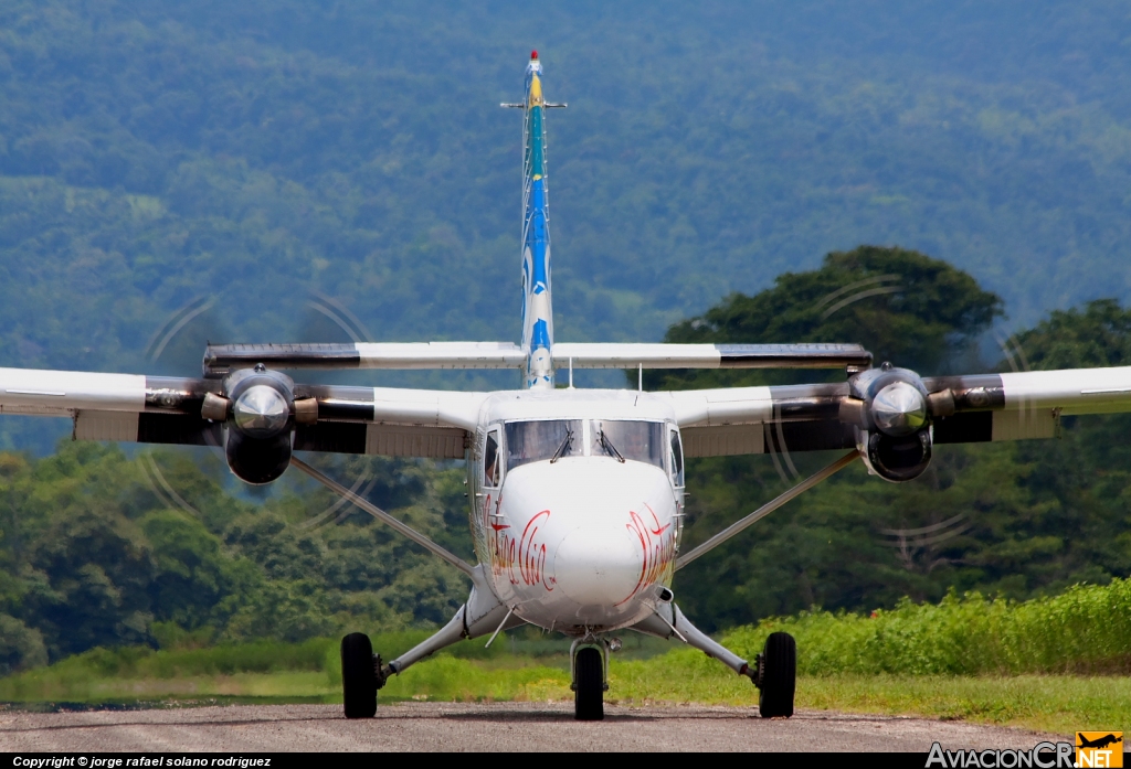 TI-AZC - De Havilland Canada DHC-6-300 Twin Otter - Nature Air