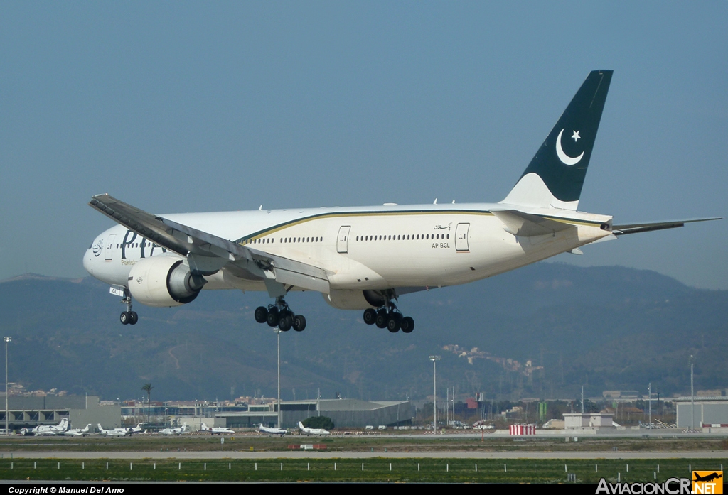 AP-BGL - Boeing 777-240/ER - Pakistan International Airlines (PIA)