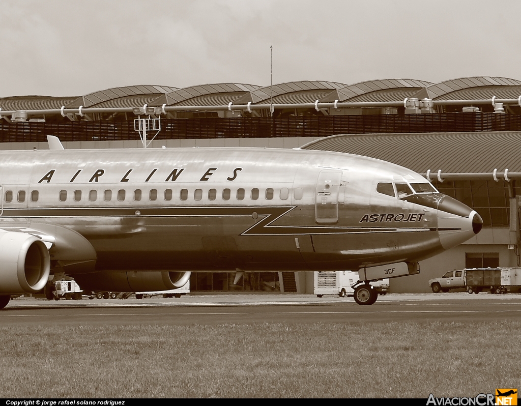 N951AA - Boeing 737-823 - American Airlines