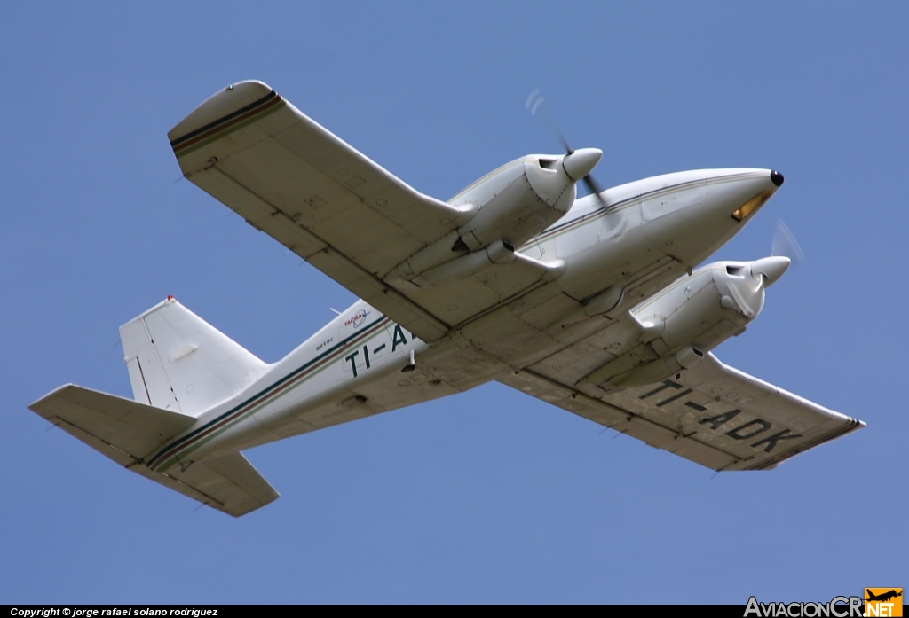 TI-ADK - Piper PA-23-250 Aztec C - TACSA