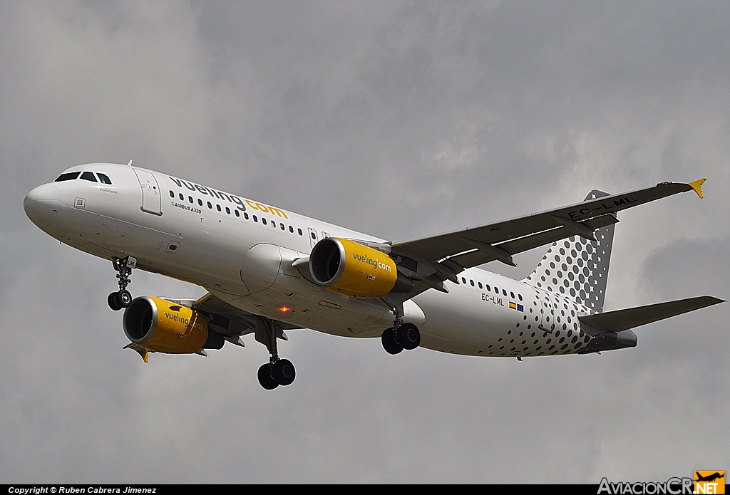 EC-LML - Airbus A320-214 - Vueling