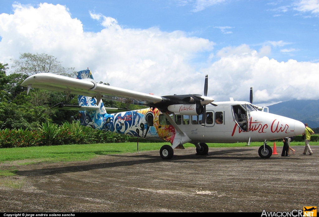 TI-AZC - De Havilland Canada DHC-6-300 Twin Otter - Nature Air