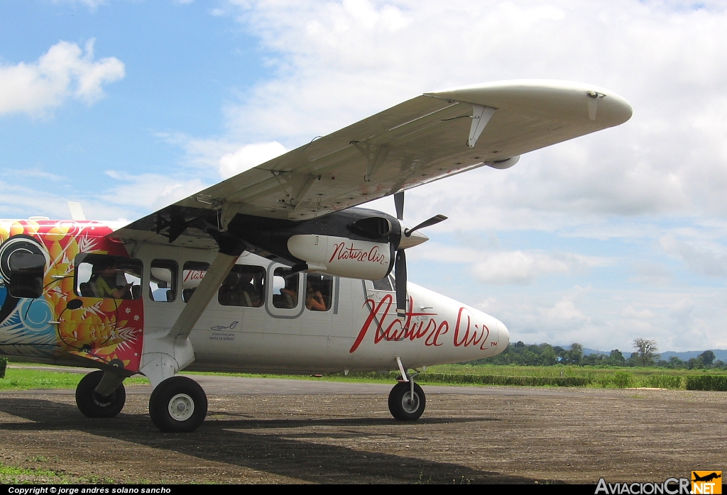TI-AZC - De Havilland Canada DHC-6-300 Twin Otter - Nature Air