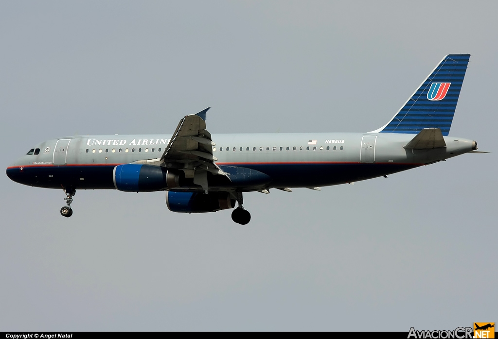 N454UA - Airbus A320-232 - United Airlines