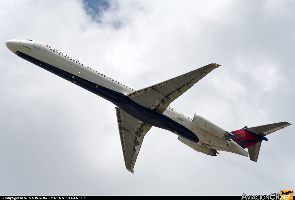 N908DE - McDonnell Douglas MD-88 - Delta Airlines