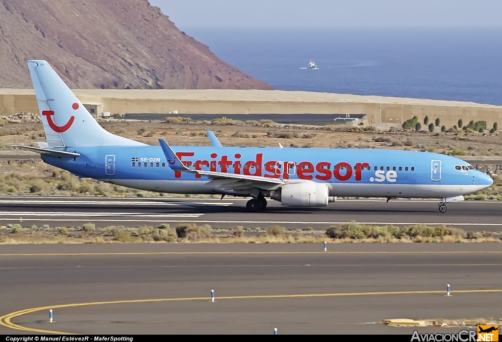 SE-DZN - Boeing 737-804 - TUIfly Nordic