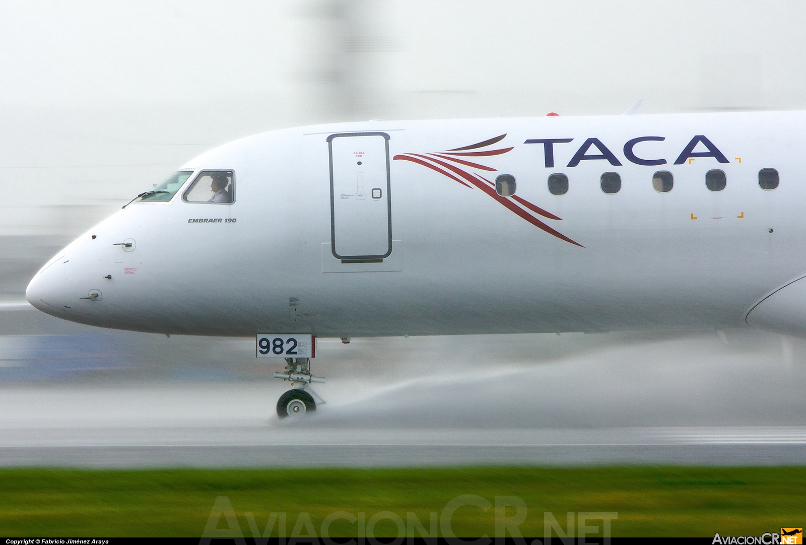 N982TA - Embraer 190-100IGW - TACA