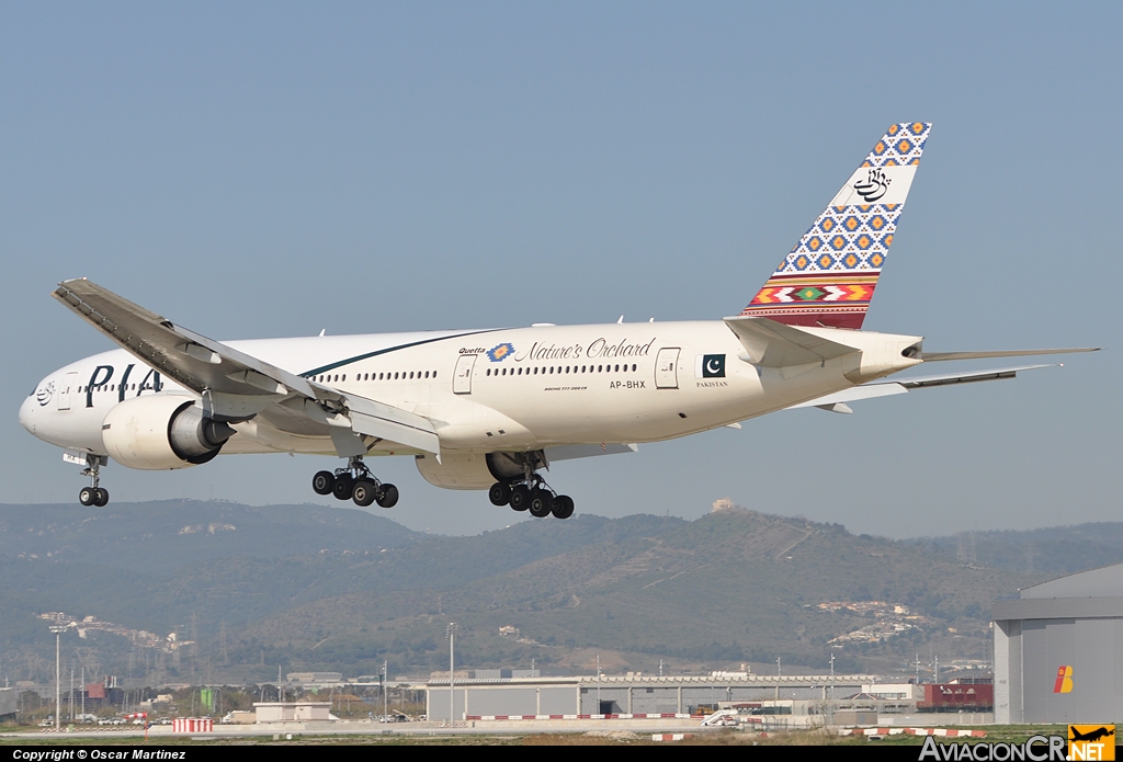 AP-BHX - Boeing 777-240/ER - Pakistan International Airlines (PIA)