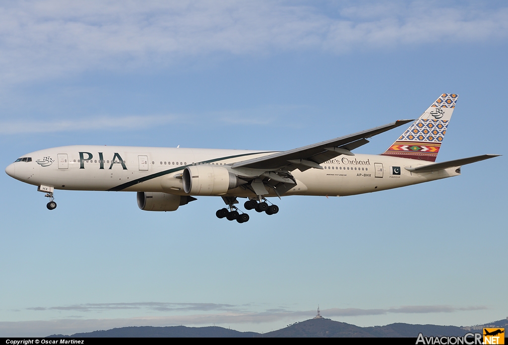 AP-BHX - Boeing 777-240/ER - Pakistan International Airlines (PIA)