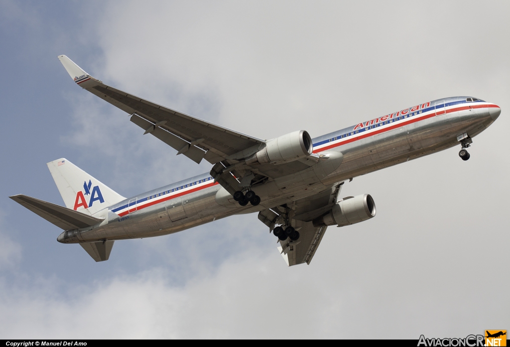 N381AN - Boeing B767-323ER - American Airlines